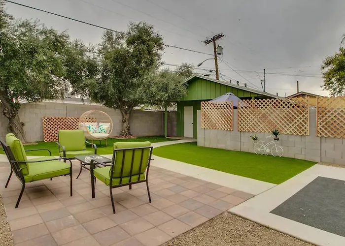 Remodeled 2 Bdrm W Yard In Old Town *