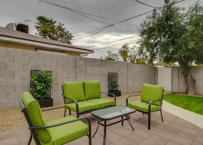 Holiday home Remodeled 2 Bdrm W Yard In Old Town