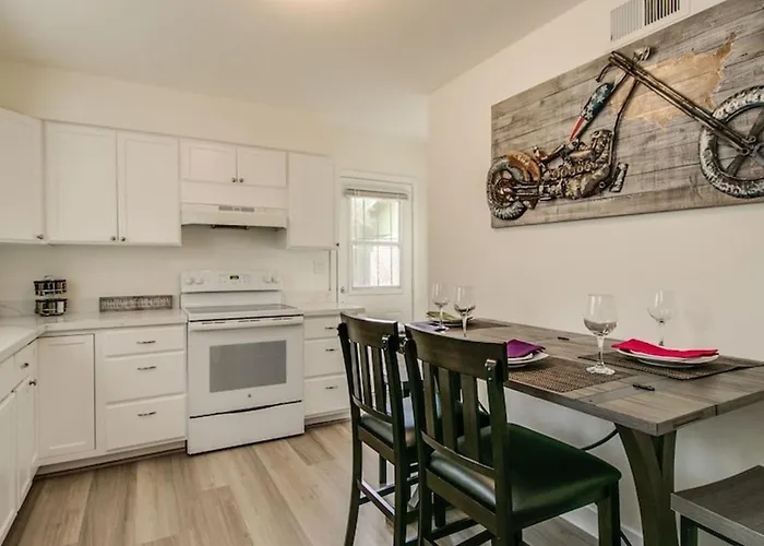 Remodeled 2 Bdrm W Yard In Old Town Holiday home *