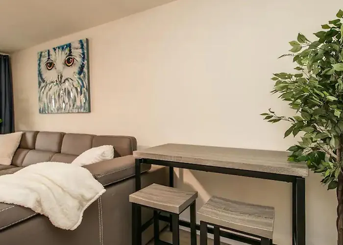 Remodeled 2 Bdrm W Yard In Old Town Scottsdale