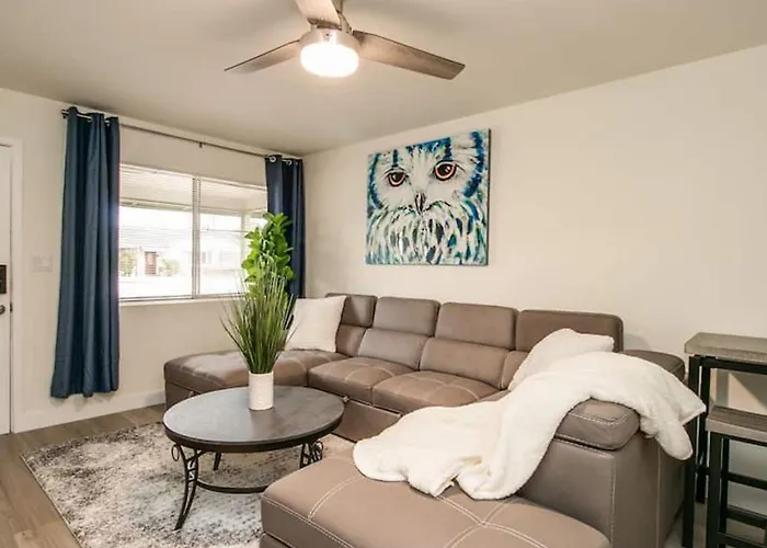 Remodeled 2 Bdrm W Yard In Old Town