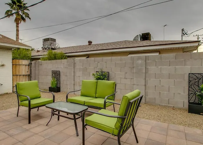 Remodeled 2 Bdrm W Yard In Old Town Scottsdale